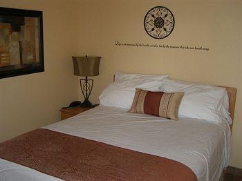 Desert Surfside Waterfront Accommodations Osoyoos Exterior photo