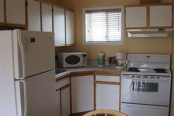 Desert Surfside Waterfront Accommodations Osoyoos Exterior photo
